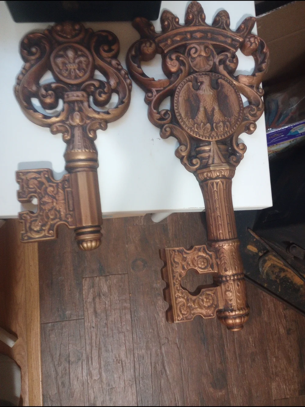 Ornate Decorative Skeleton Keys - Antique-Style Brass Finish
